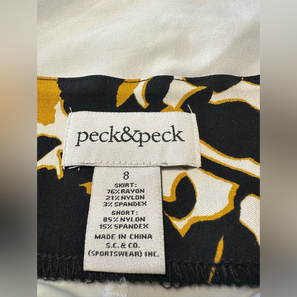 Peck&Peck Women's Floral Athletic Skort Black Yellow Built-in Shorts Size 8 - Picture 8 of 9